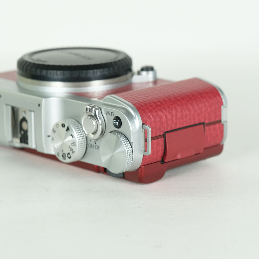 FUJIFILM X-A1 ボディ レッドの出品 | ONE SCENE（ワンシーン）