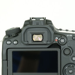 Canon EOS 90D