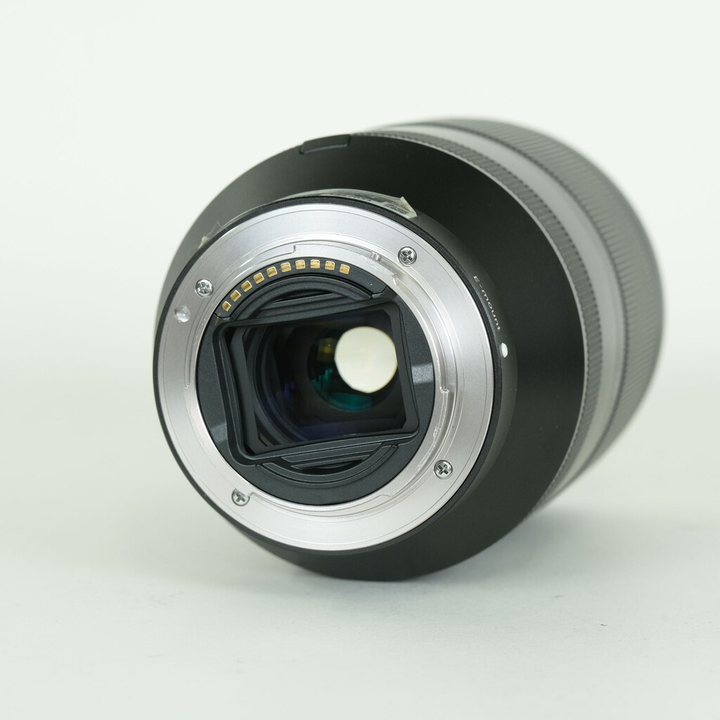 SONY FE 24-240mm F3.5-6.3 OSS SEL24240