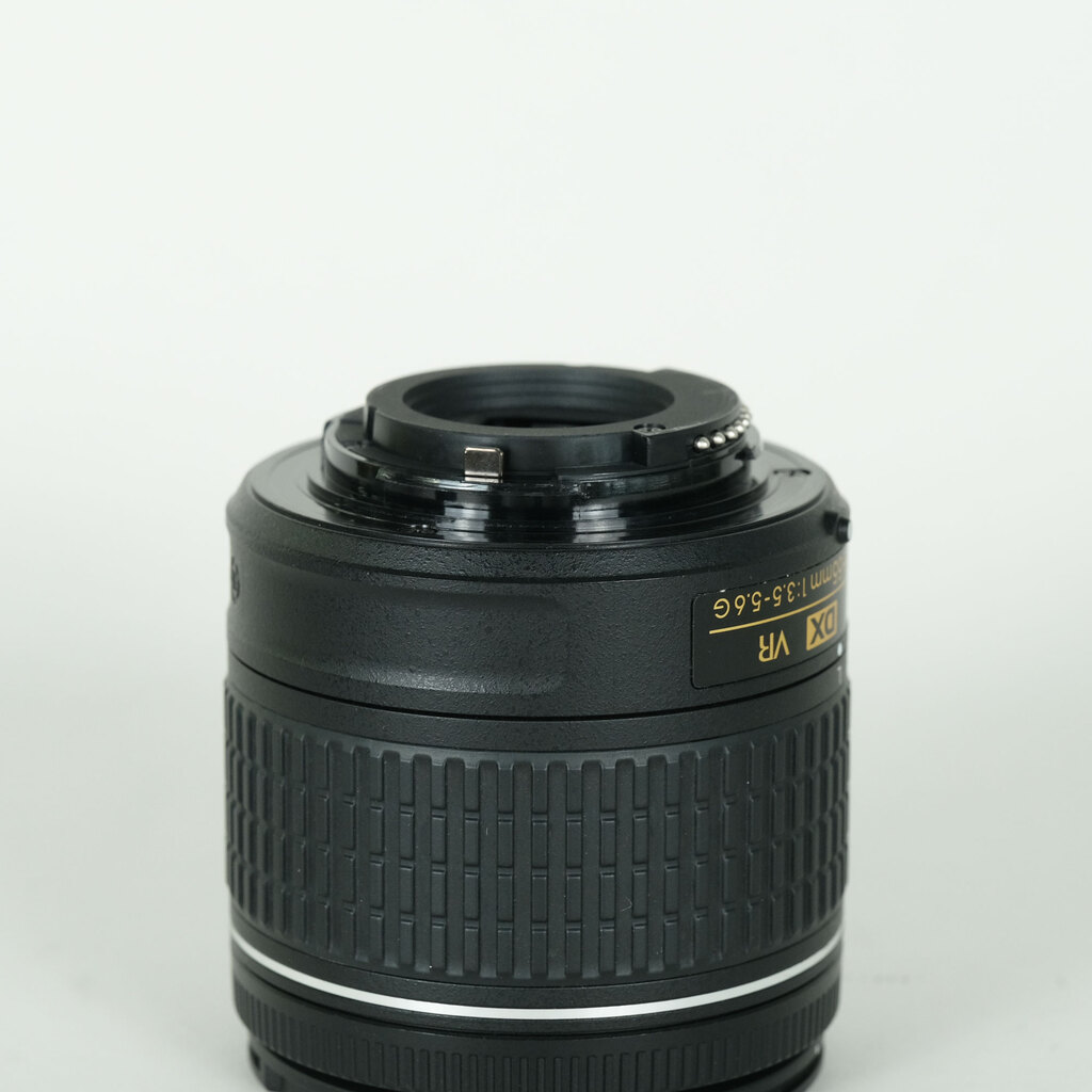 Nikon AF-P DX NIKKOR 18-55mm F3.5-5.6G VR Nikon AF-P DX NIKKOR 18-55mm F3.5-5.6G VR