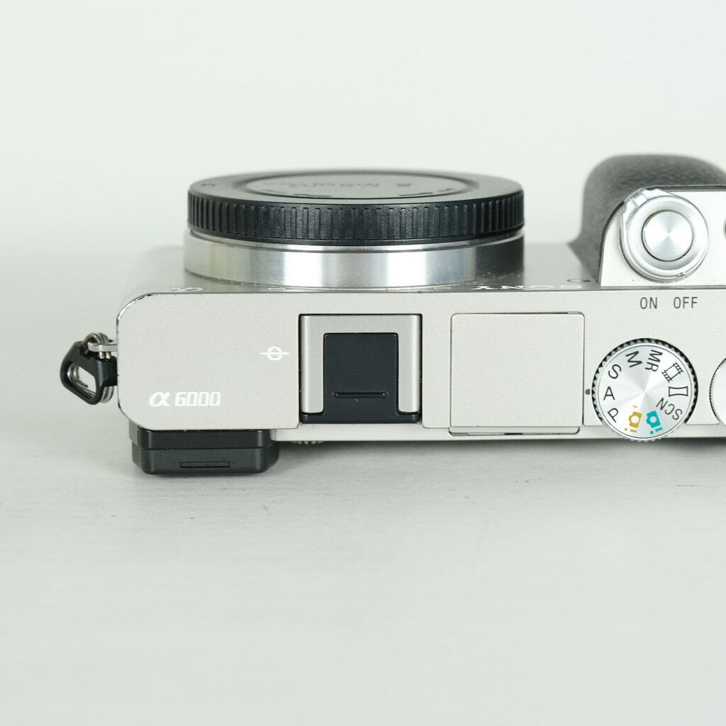 SONY α6000(ILCE-6000) SONY α6000(ILCE-6000)