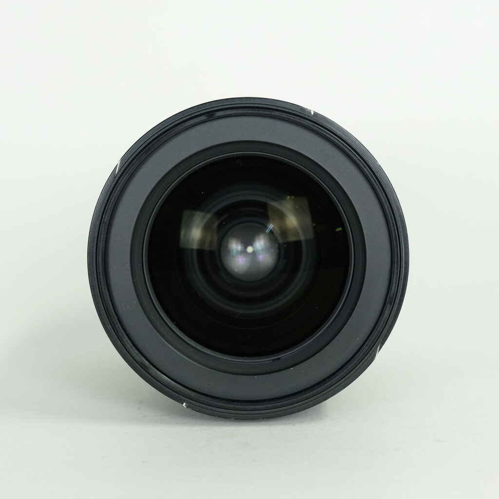 Nikon AF-S DX Zoom-Nikkor 17-55mm f/2.8G IF-ED Nikon AF-S DX Zoom-Nikkor 17-55mm f/2.8G IF-ED