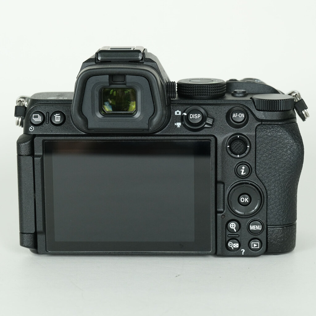 Nikon Z5II [�{�f�B]