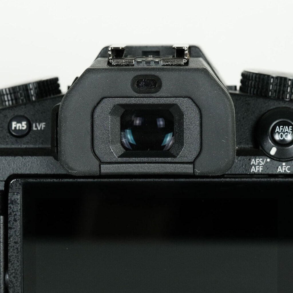 Panasonic LUMIX DMC-G8