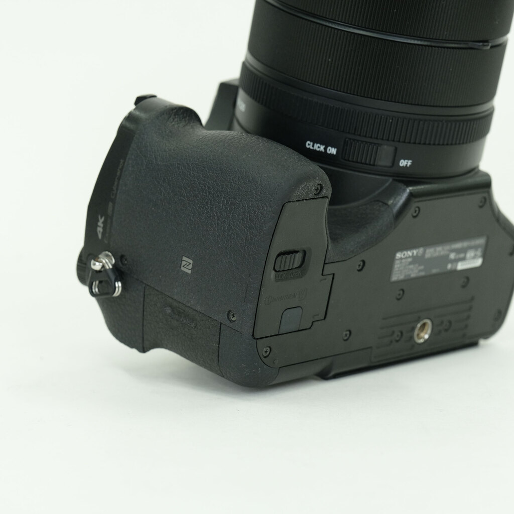 SONY Cyber-shot DSC-RX10M4