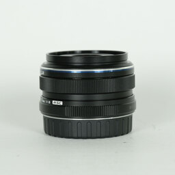 OLYMPUS M.ZUIKO DIGITAL 17mm F1.8