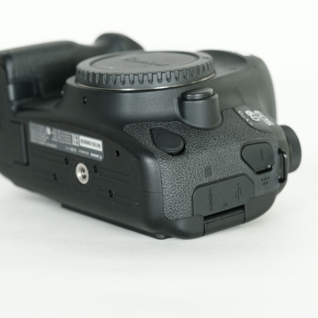 Canon EOS 6D Mark II Canon EOS 6D Mark II