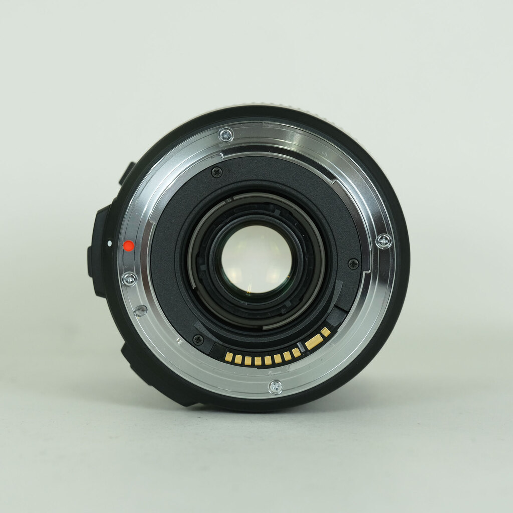 SIGMA 18-250mm F3.5-6.3 DC MACRO OS HSM (キヤノンEF用) SIGMA 18-250mm F3.5-6.3 DC MACRO OS HSM (キヤノンEF用)