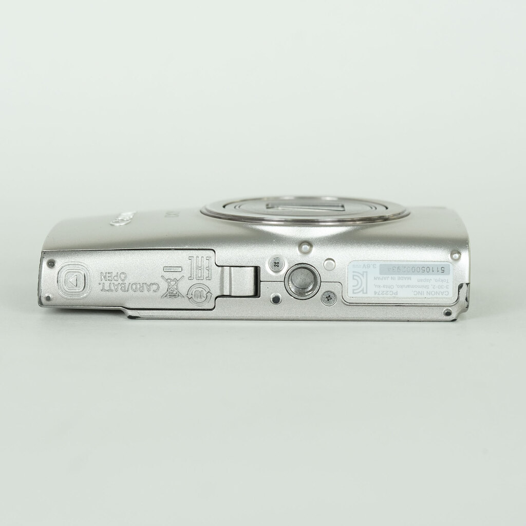 Canon IXY 650 シルバー