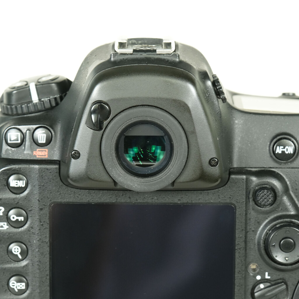 Nikon D4Sの出品 | ONE SCENE（ワンシーン）