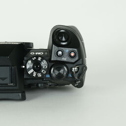 OLYMPUS OM-D E-M1 Mark II