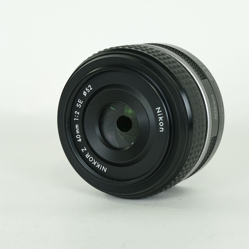 Nikon NIKKOR Z 40mm f/2 Nikon NIKKOR Z 40mm f/2
