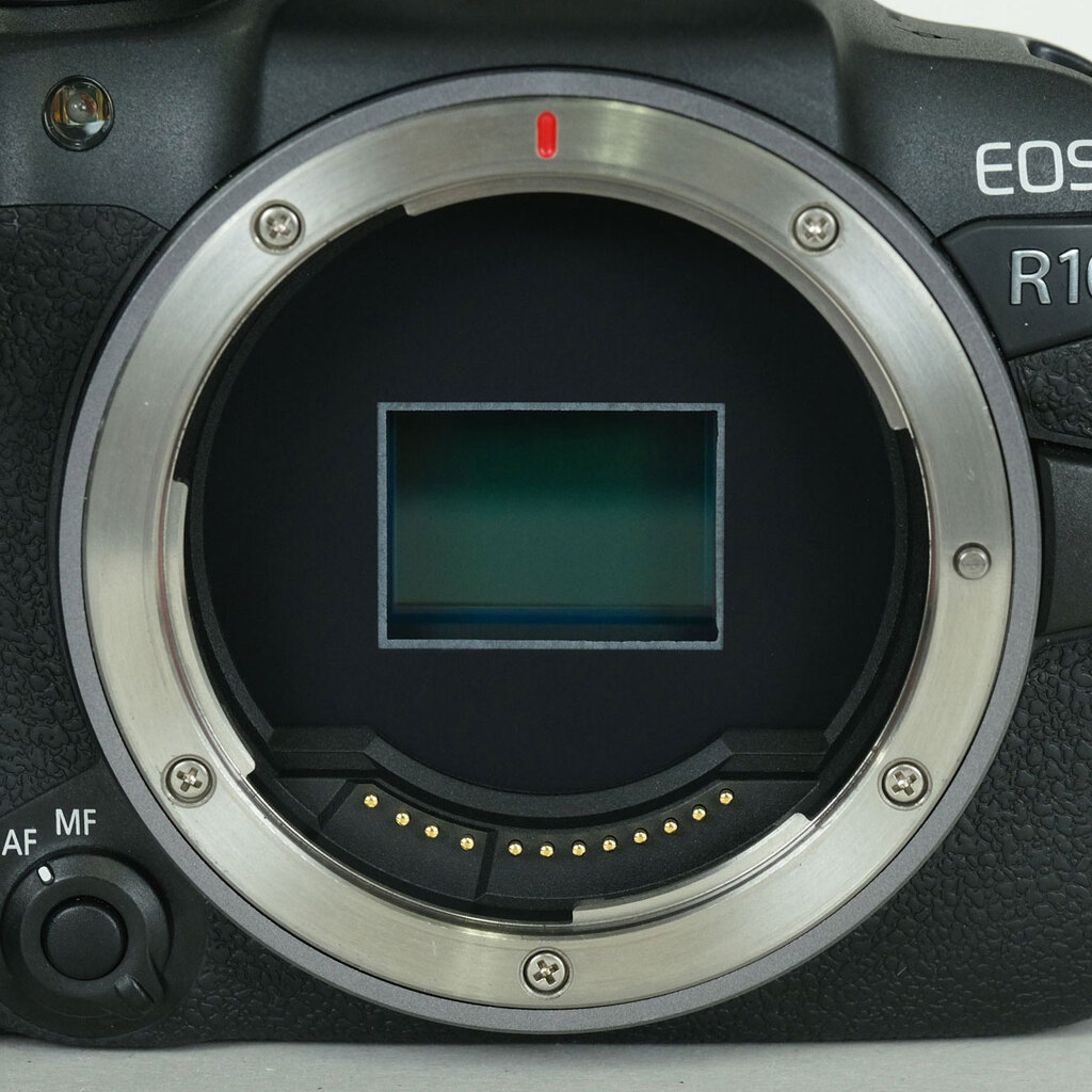 Canon EOS R10