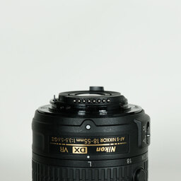 Nikon AF-S DX NIKKOR 18-55mm f3.5-5.6G VR II Nikon AF-S DX NIKKOR 18-55mm f3.5-5.6G VR II