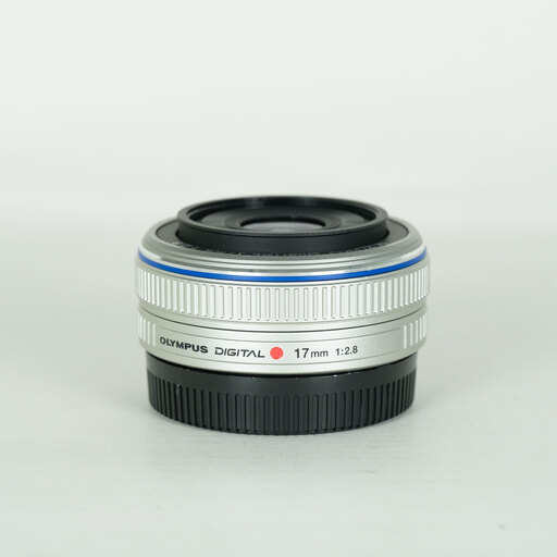 OLYMPUS M.ZUIKO DIGITAL 17mm F2.8 シルバー