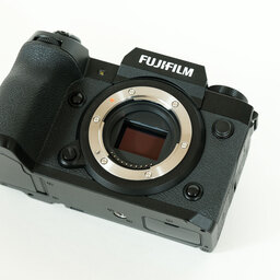 FUJIFILM X-H2