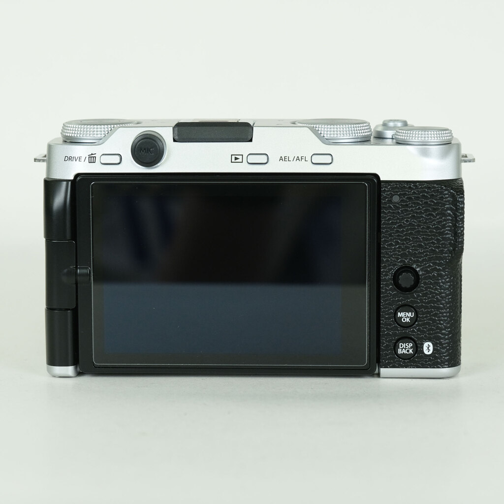 FUJIFILM X-M5