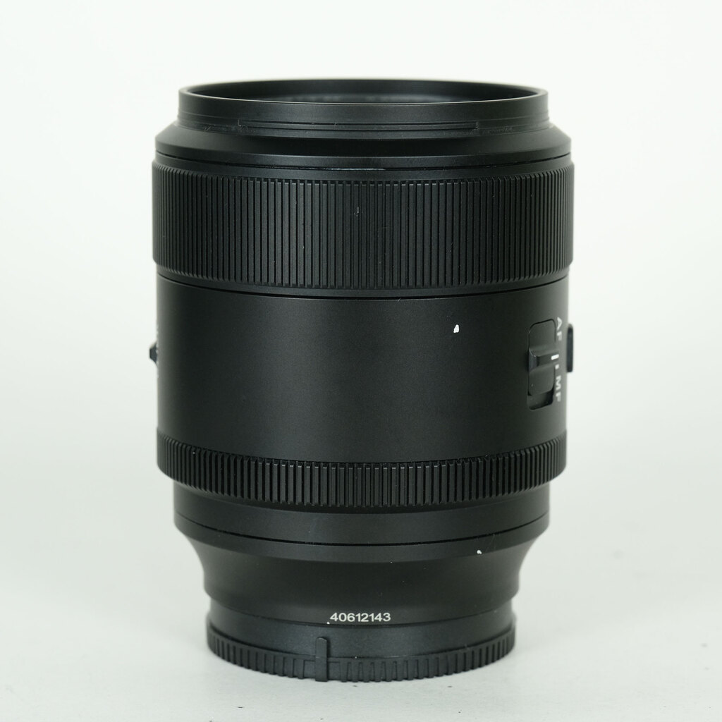 SIRUI AURORA 85mm F1.4 [ソニーE用]の出品 | ONE SCENE（ワンシーン）