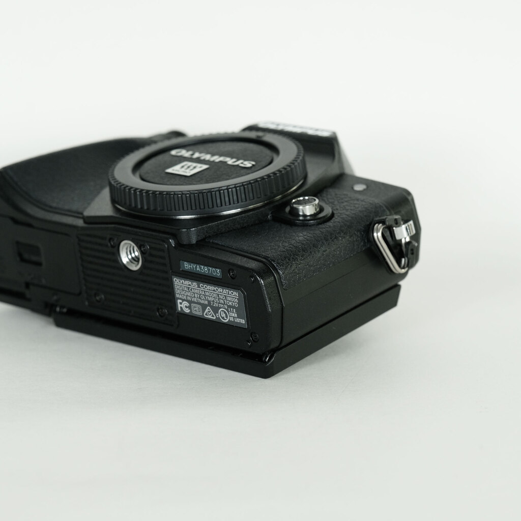 OLYMPUS OM-D E-M10 Mark III