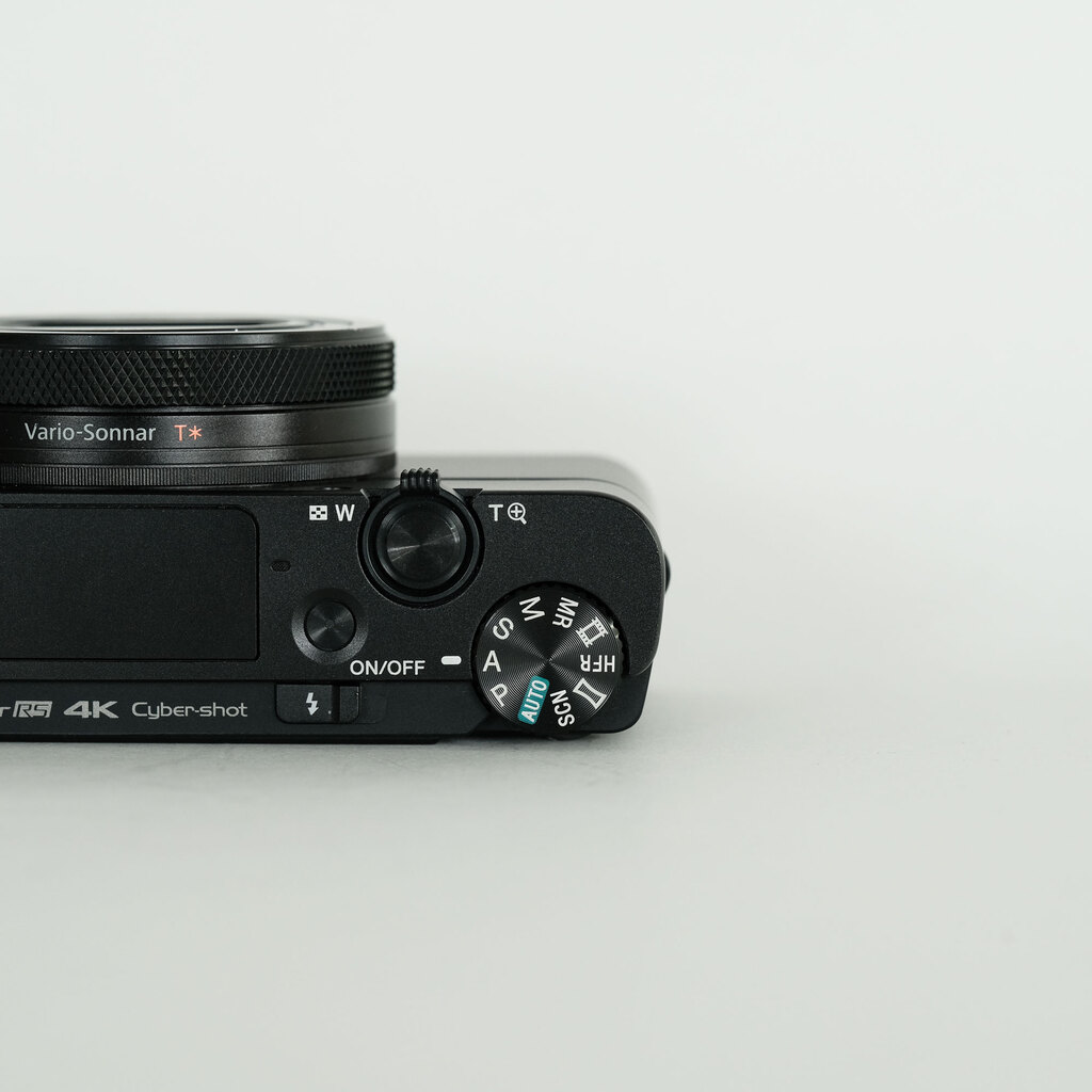 SONY Cyber-shot DSC-RX100M6