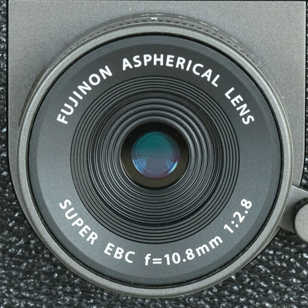 FUJIFILM X half X-HF1