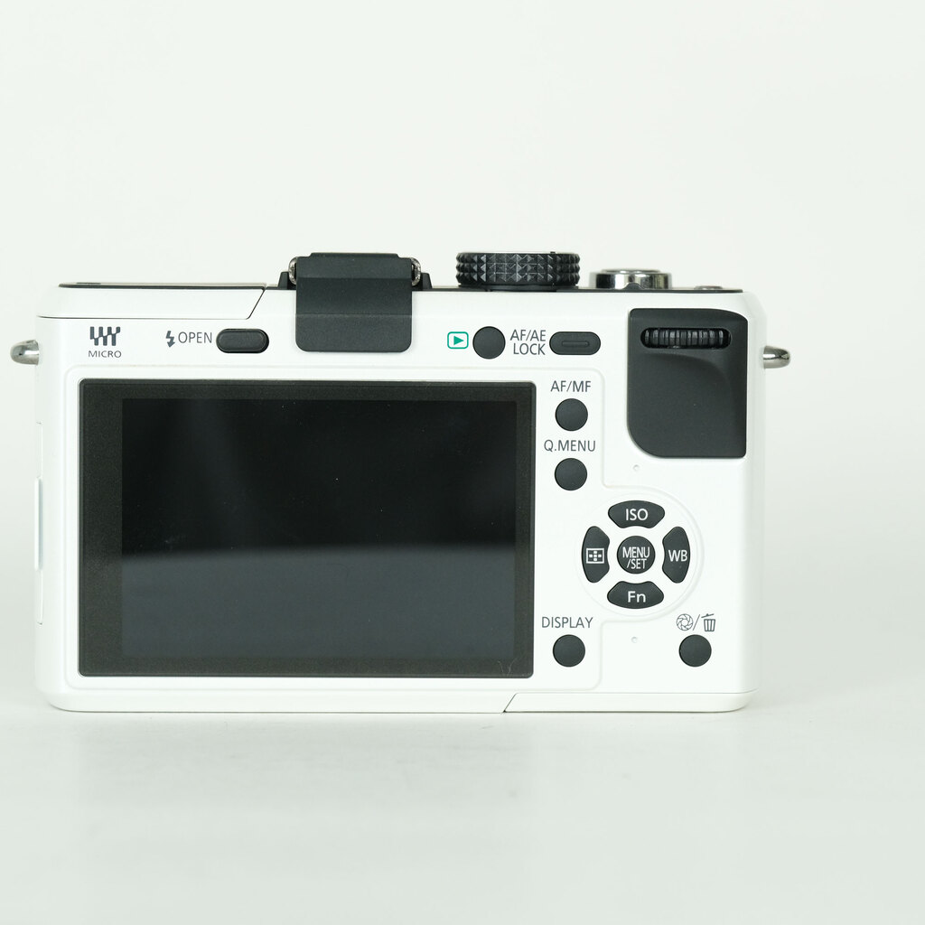 Panasonic LUMIX DMC-GF1 ボディ シェルホワイトの出品 | ONE SCENE