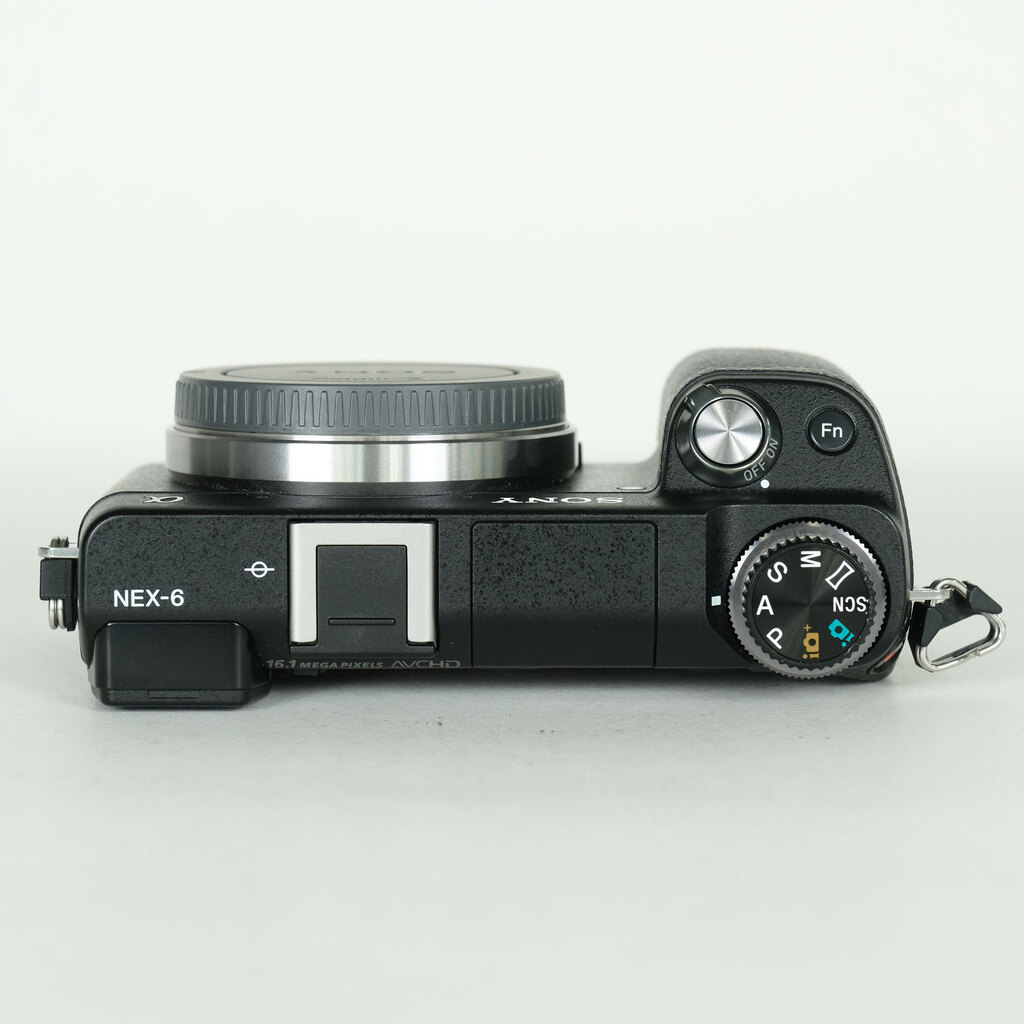 SONY ミラーレスカメラ NEX-6 ボディ【ジャンク】 SONY NEX-6 ボディ ブラックの出品 | ONE SCENE（ワンシーン）