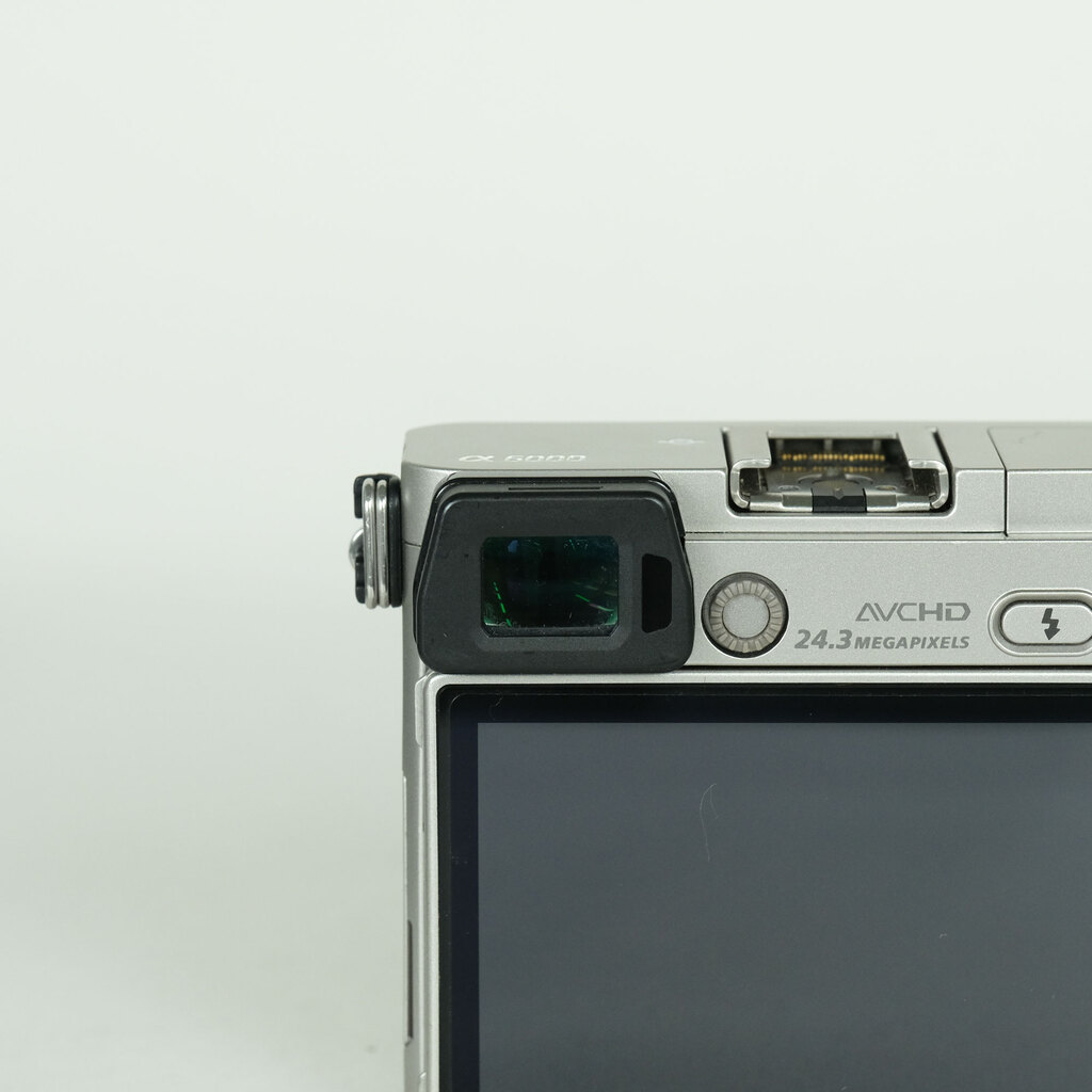 SONY α6000(ILCE-6000) SONY α6000(ILCE-6000)