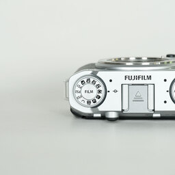 FUJIFILM X-M5