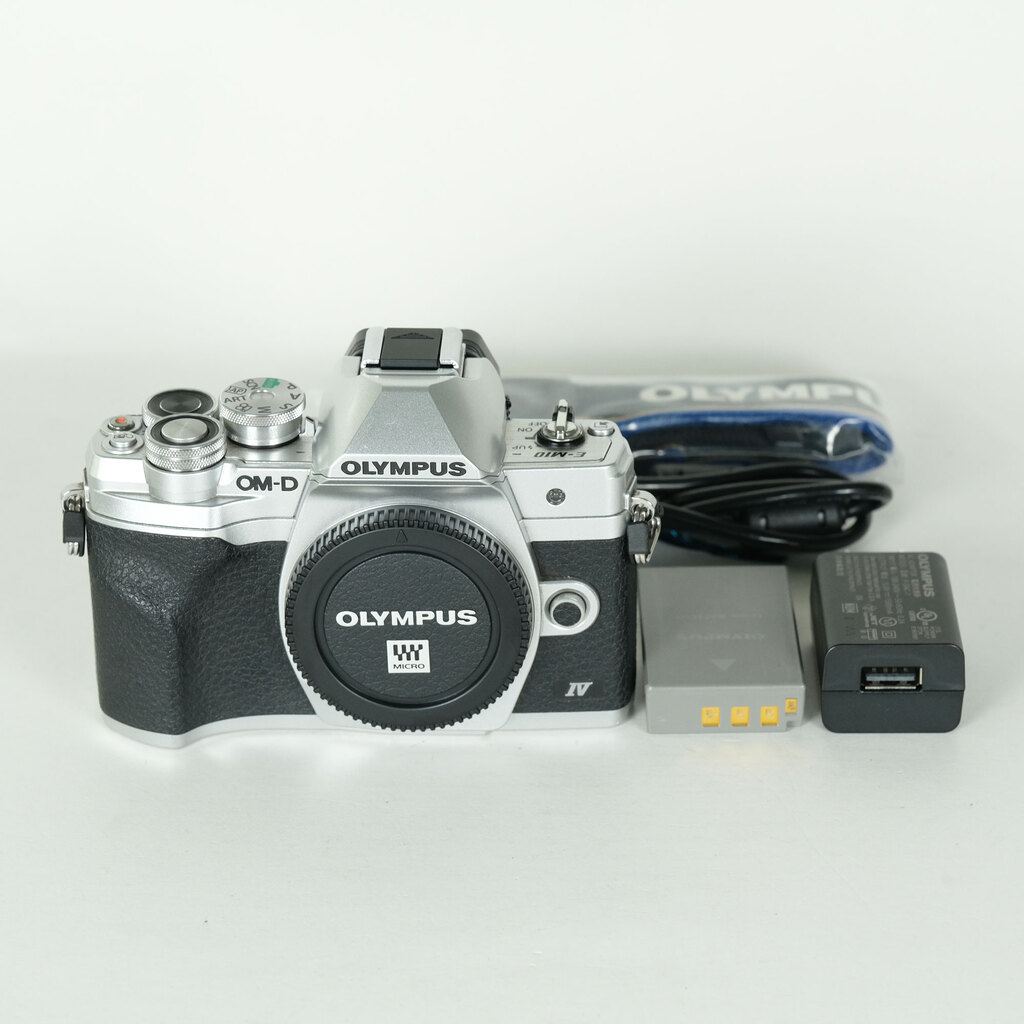 OLYMPUS OM-D E-M10 Mark IV [�{�f�B �V���o�[]