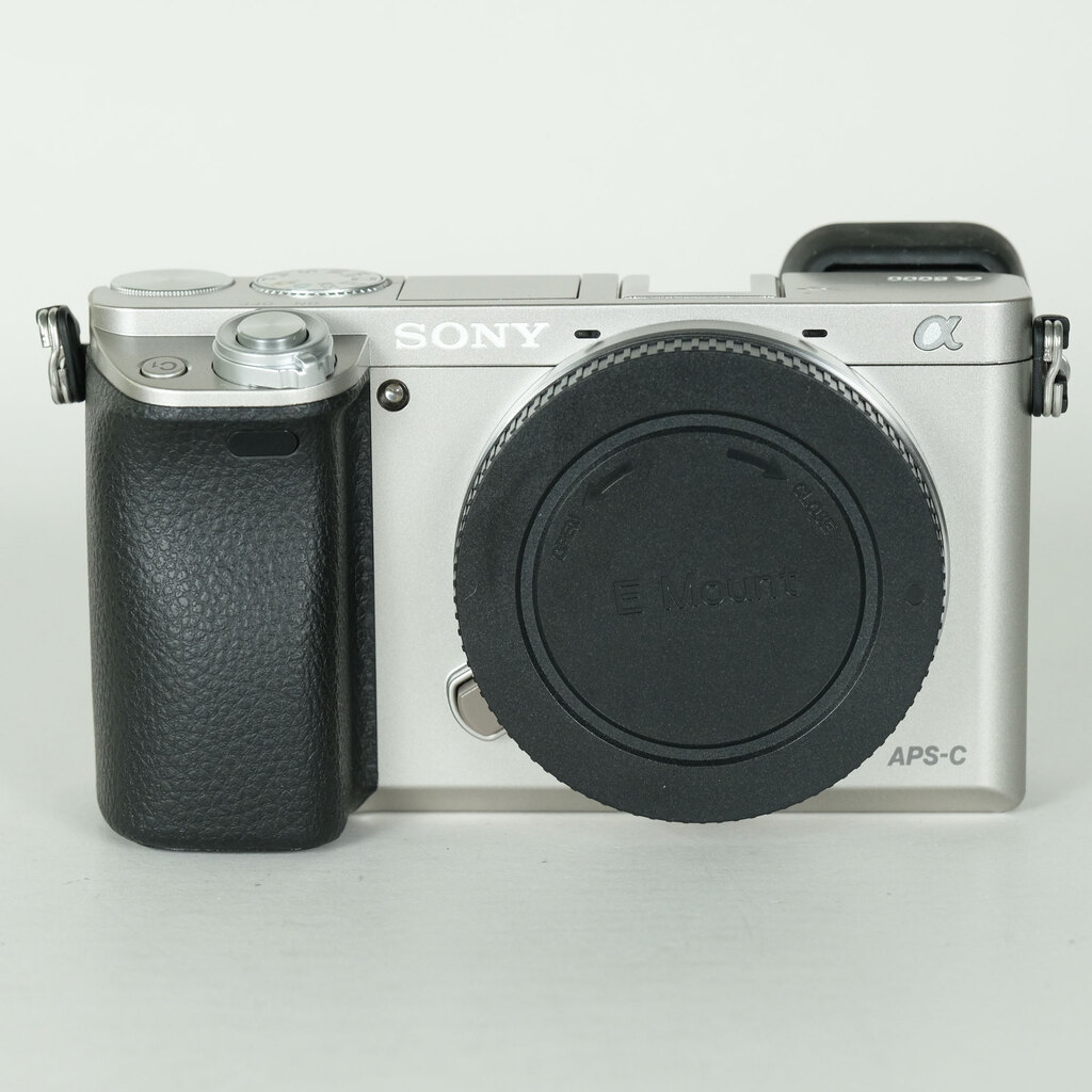 SONY α6000（ILCE-6000）の出品 | ONE SCENE（ワンシーン）