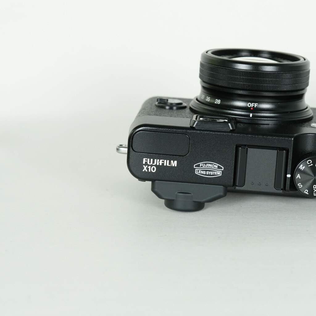 FUJIFILM X10 ブラックの出品 | ONE SCENE（ワンシーン）