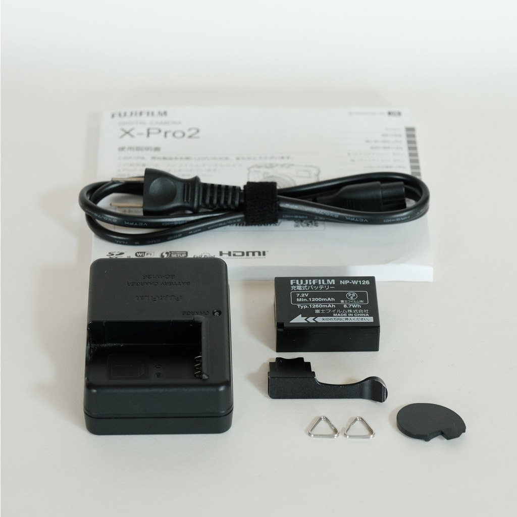 FUJIFILM X-Pro2 ブラック バッテリー２個 FUJIFILM X-Pro2 ブラック バッテリー2個 グリップ付き FUJIFILM X