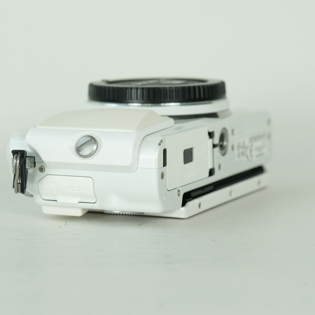 OLYMPUS PEN Lite E-PL6 ボディ ホワイトの出品 | ONE SCENE（ワンシーン）