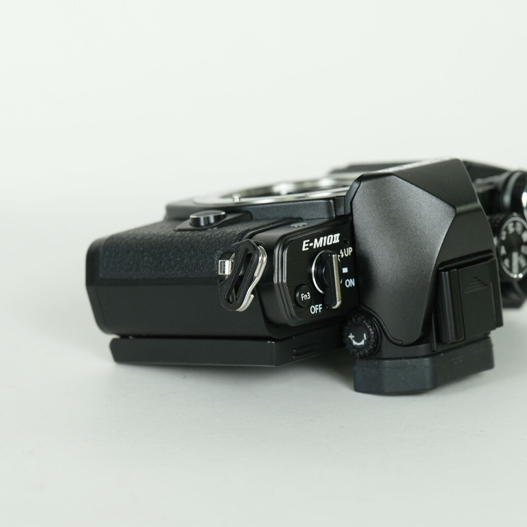 OLYMPUS OM-D E-M10 Mark II