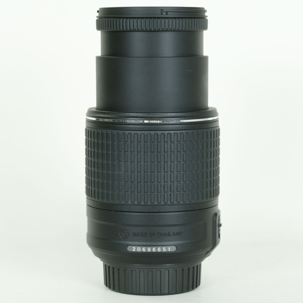 Nikon AF-S DX NIKKOR 55-200mm F4-5.6G ED VR II Nikon AF-S DX NIKKOR 55-200mm F4-5.6G ED VR II