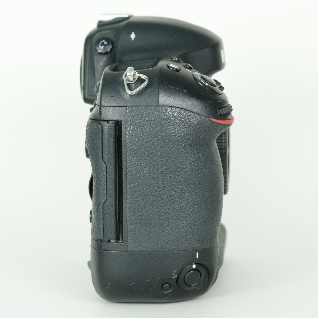 Nikon D4