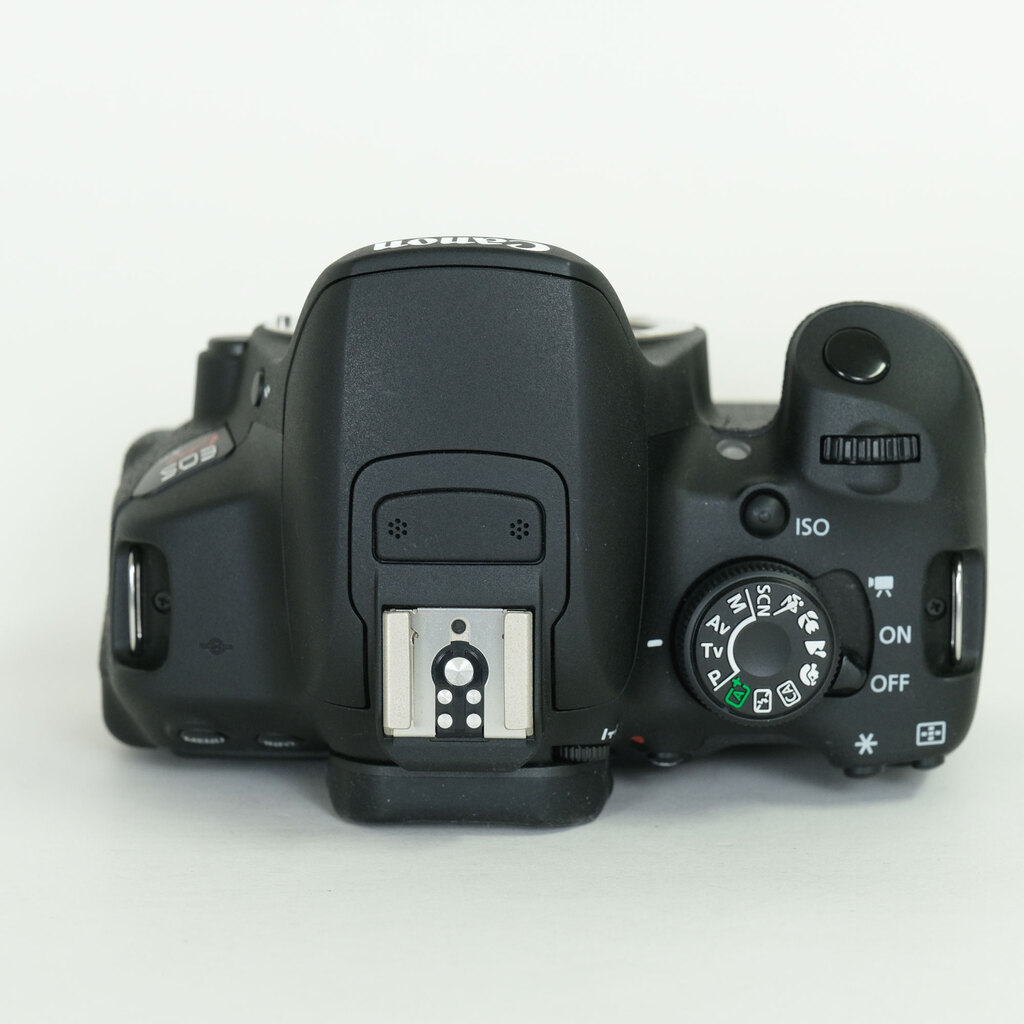 Canon EOS Kiss X7i