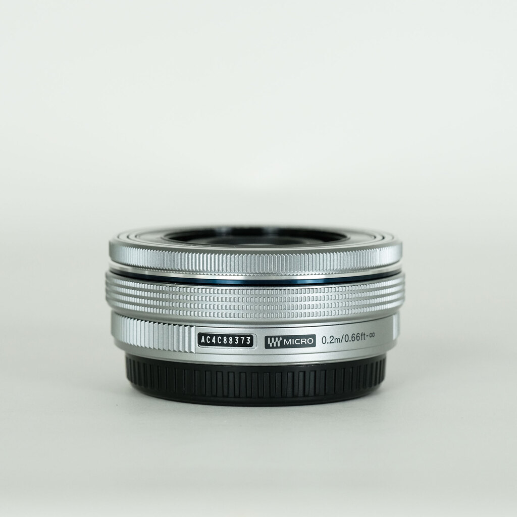 OLYMPUS M.ZUIKO DIGITAL ED 14-42mm F3.5-5.6 EZ シルバー OLYMPUS M.ZUIKO DIGITAL ED 14-42mm F3.5-5.6 EZ シルバー