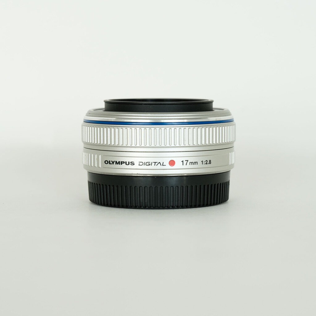 OLYMPUS M.ZUIKO DIGITAL 17mm F2.8 シルバー