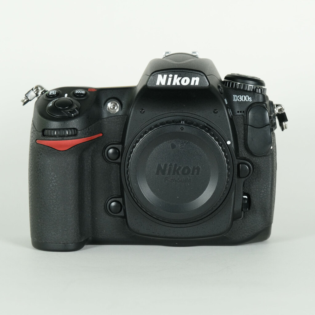 Nikon D300S ボディの出品 | ONE SCENE（ワンシーン）
