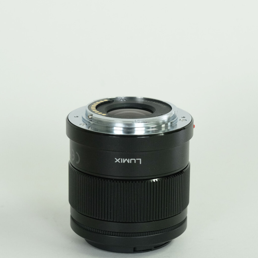 Panasonic LUMIX G 42.5mm / F1.7 ASPH. / POWER O.I.S.