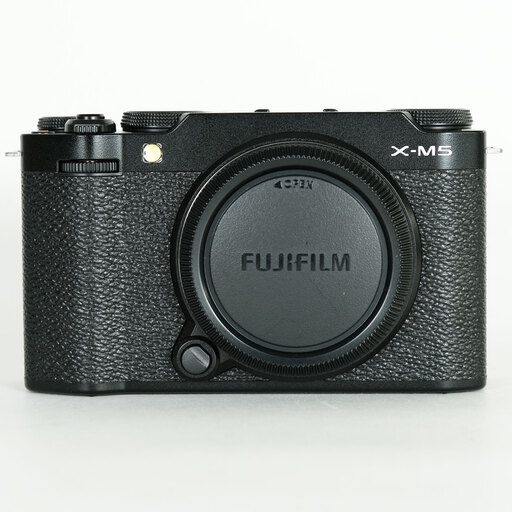 FUJIFILM X-M5