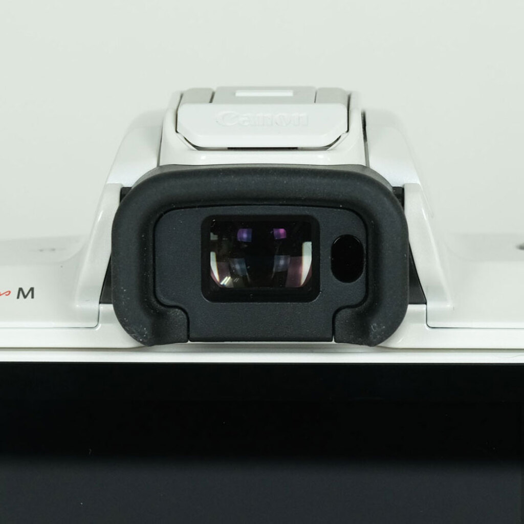 Canon EOS Kiss M Canon EOS Kiss M