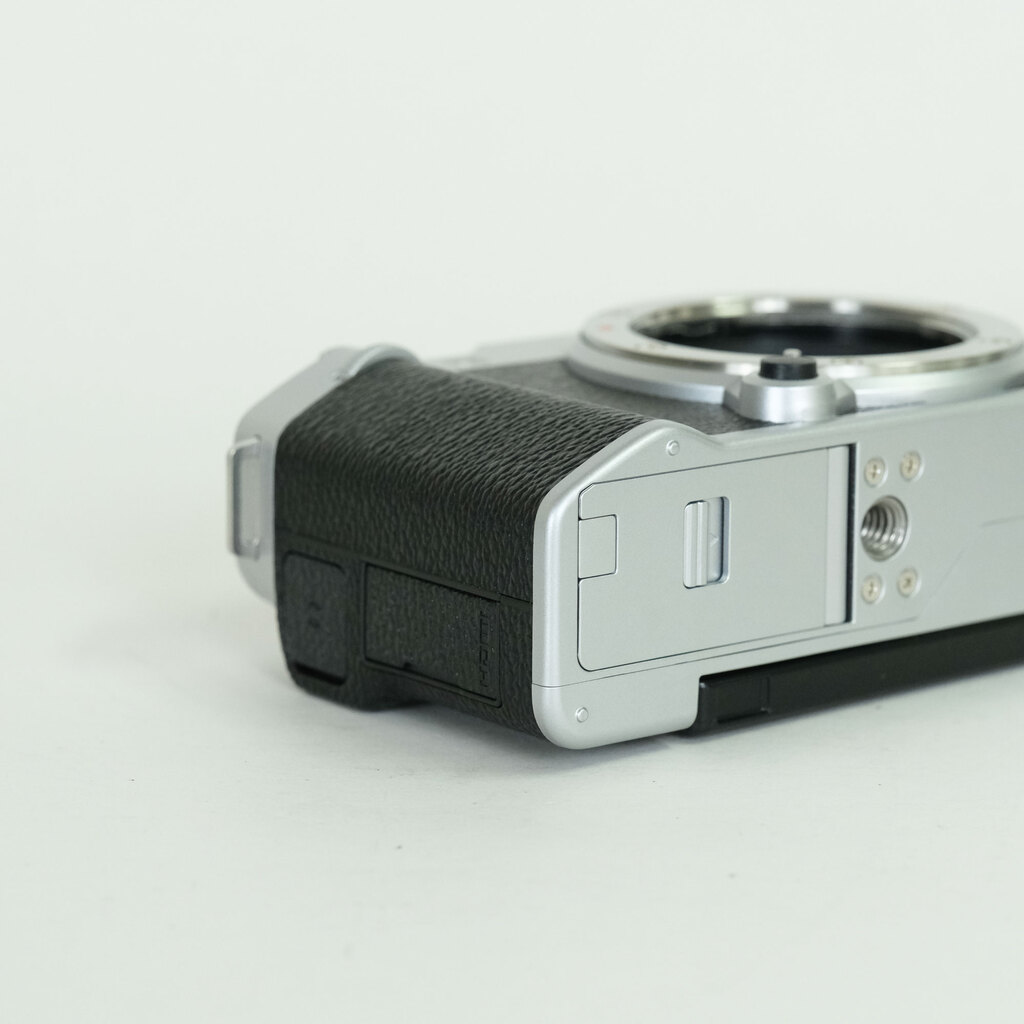 FUJIFILM X-M5