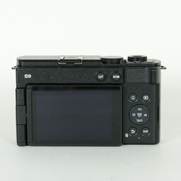 Panasonic LUMIX DC-S9