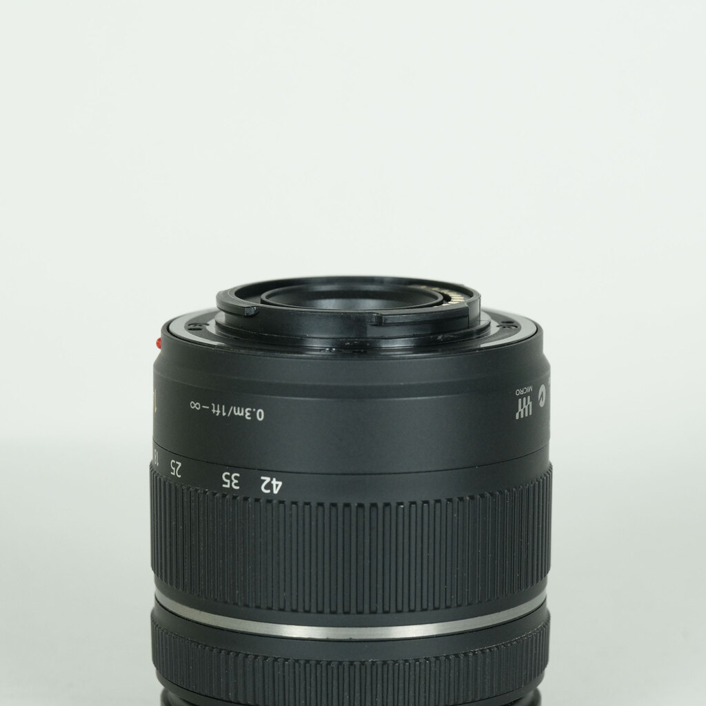 Panasonic LUMIX G 14-42mm F3.5-5.6 ASPH. MEGA O.I.S. H-FS014042の