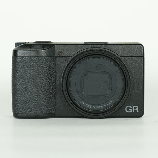 RICOHが生み出した最強のスナップシューター「RICOH GR III」 | ONE