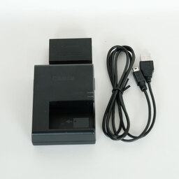 Canon EOS 8000D Canon EOS 8000D