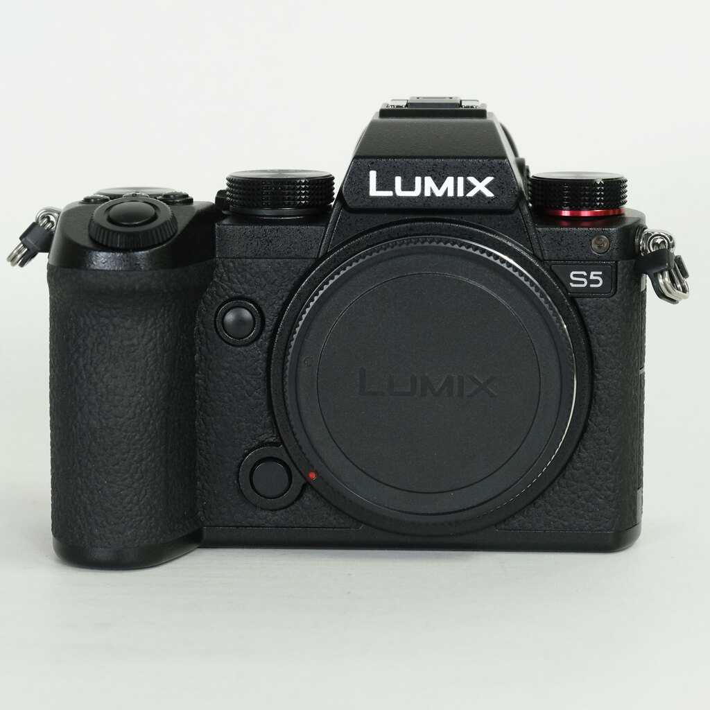 Panasonic LUMIX DC-S5 Panasonic LUMIX DC-S5
